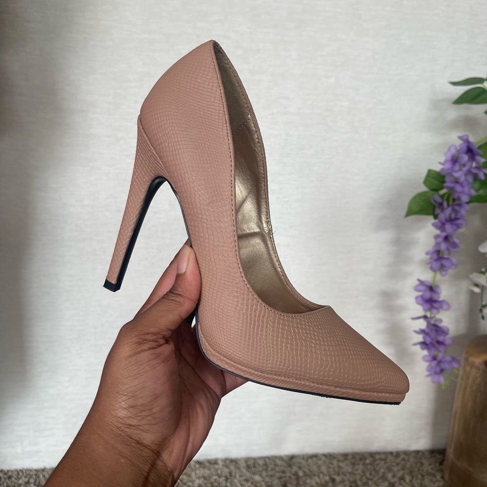 Charlotte Russe Women's Tan Pointed-Toe Snakeskin High Heel Pumps - Picture 2 of 11